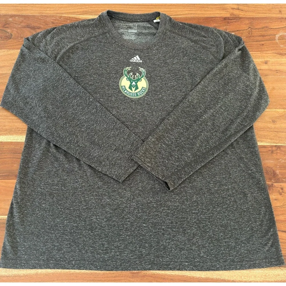 Adidas Milwaukee Bucks NBA Ultimate Mens 2XL Gray Long Sleeve Climalite Shirt